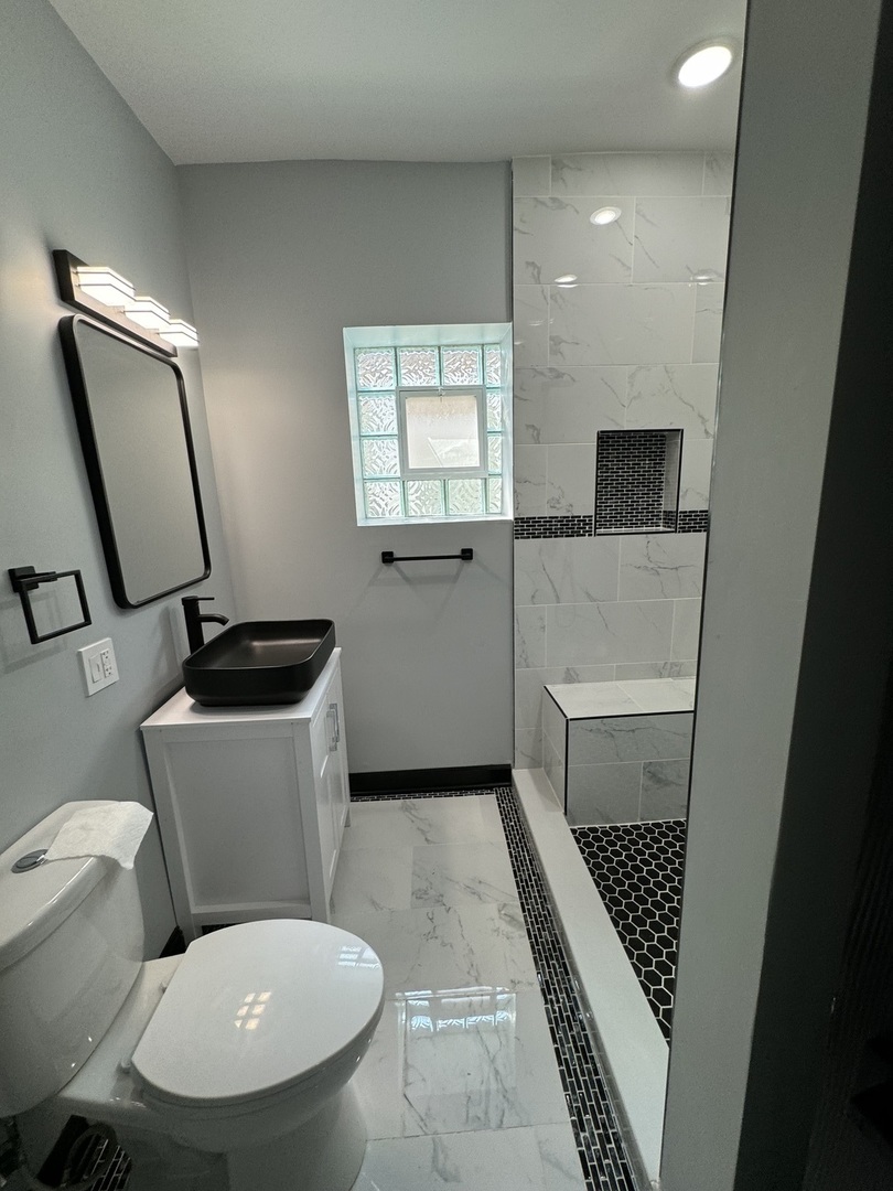 5919 S Rockwell Street Property Photo 24