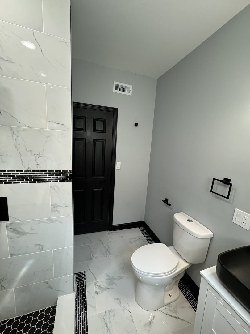 5919 S Rockwell Street Property Photo 29