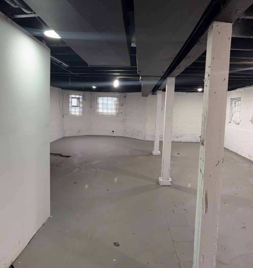 5919 S Rockwell Street Property Photo 34