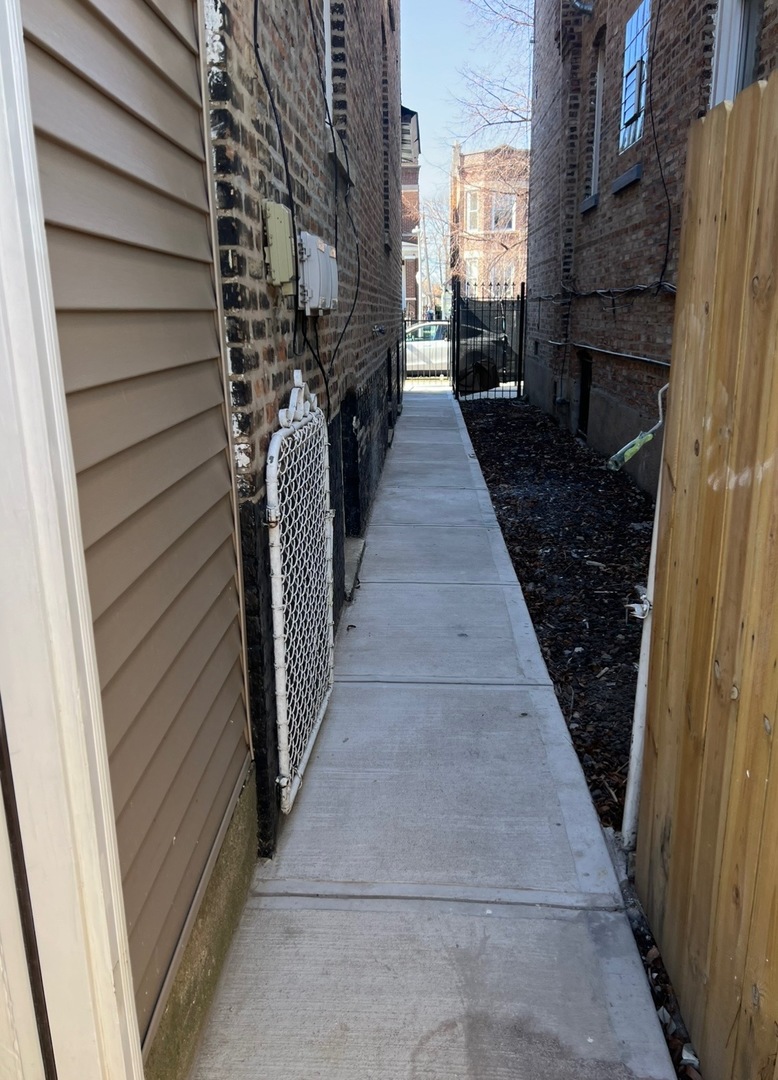 5919 S Rockwell Street Property Photo 40