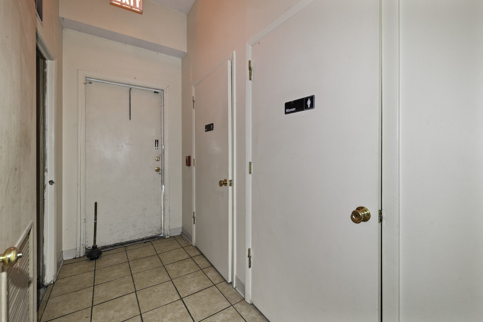 2450 N Us Highway 12 N Property Photo 12