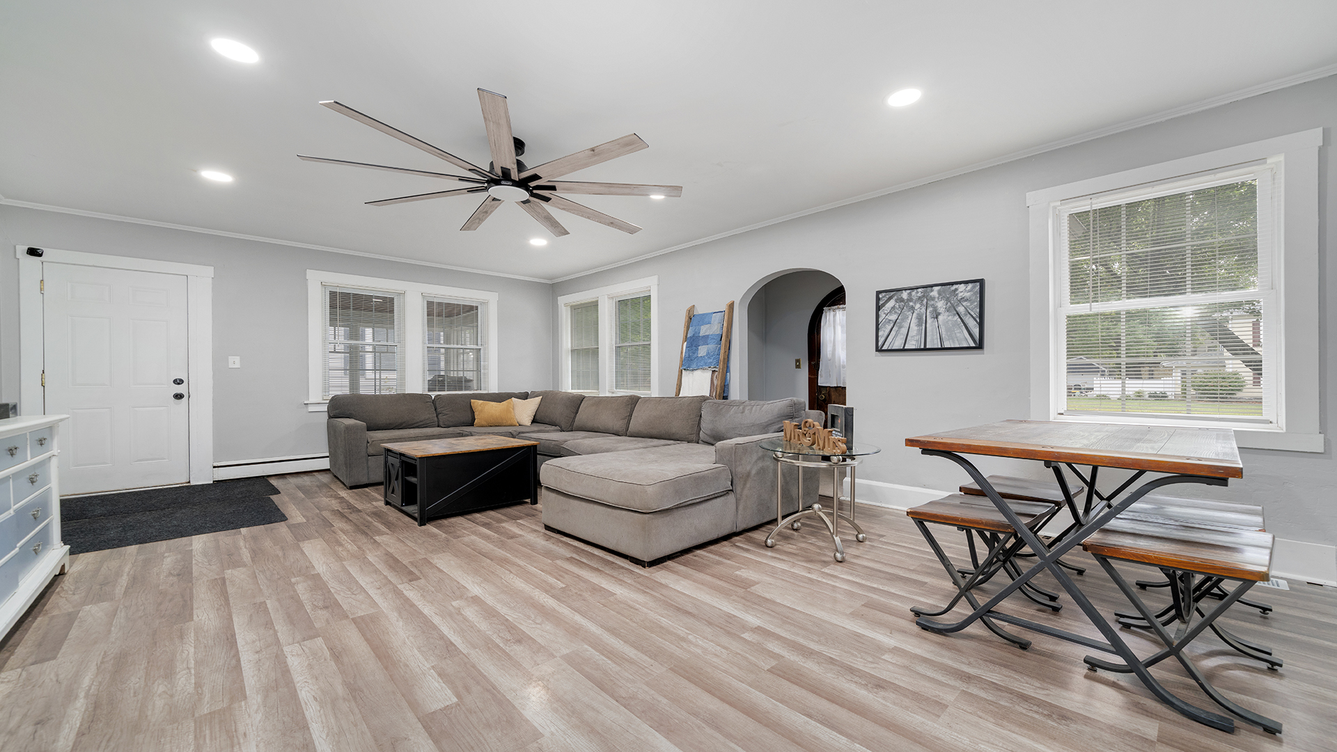 708 W Washington Street Property Photo 2