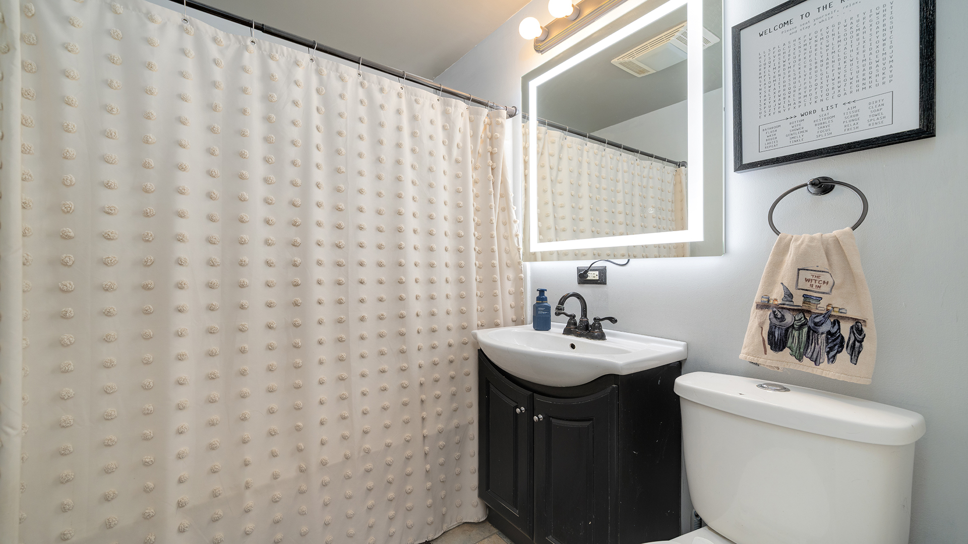 708 W Washington Street Property Photo 5