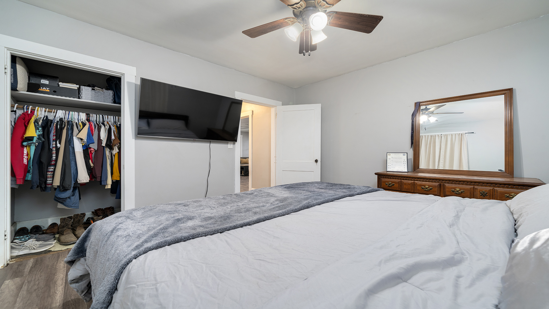 708 W Washington Street Property Photo 7