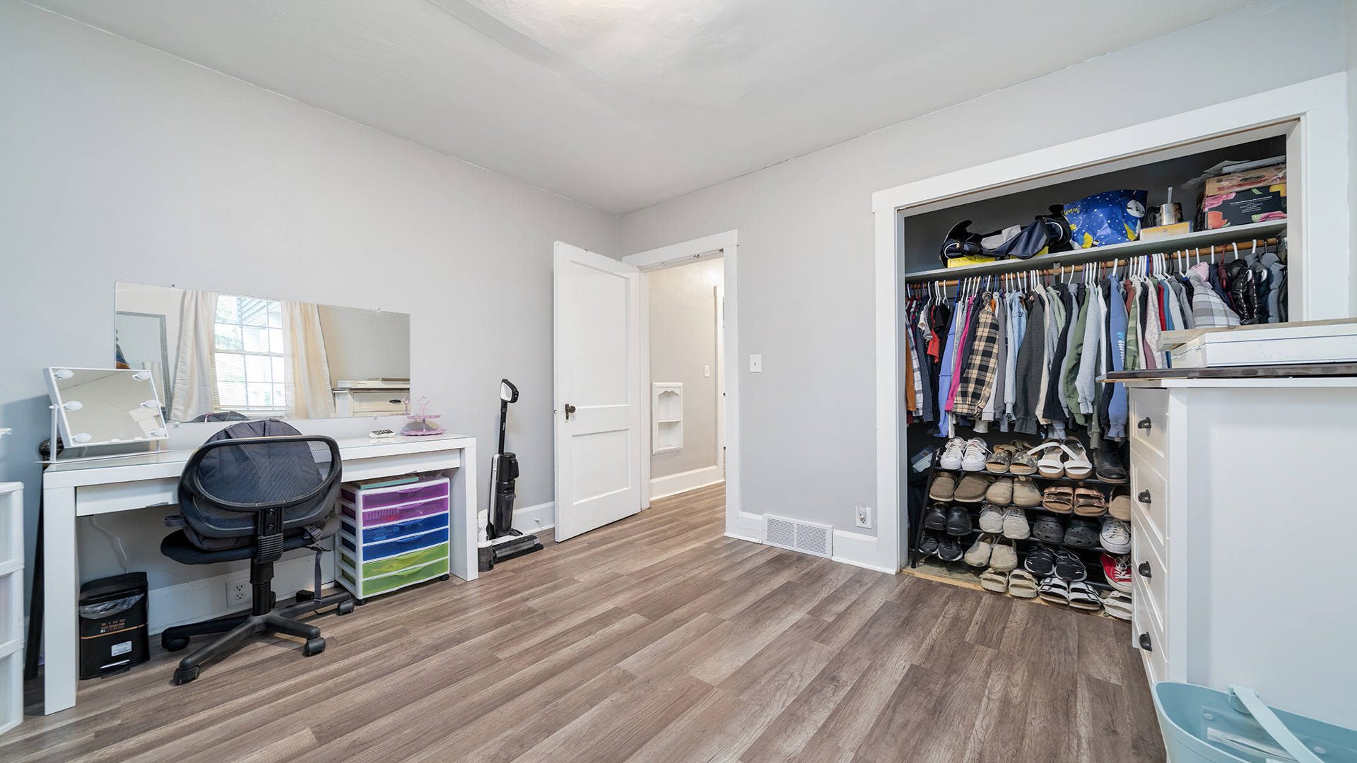 708 W Washington Street Property Photo 9