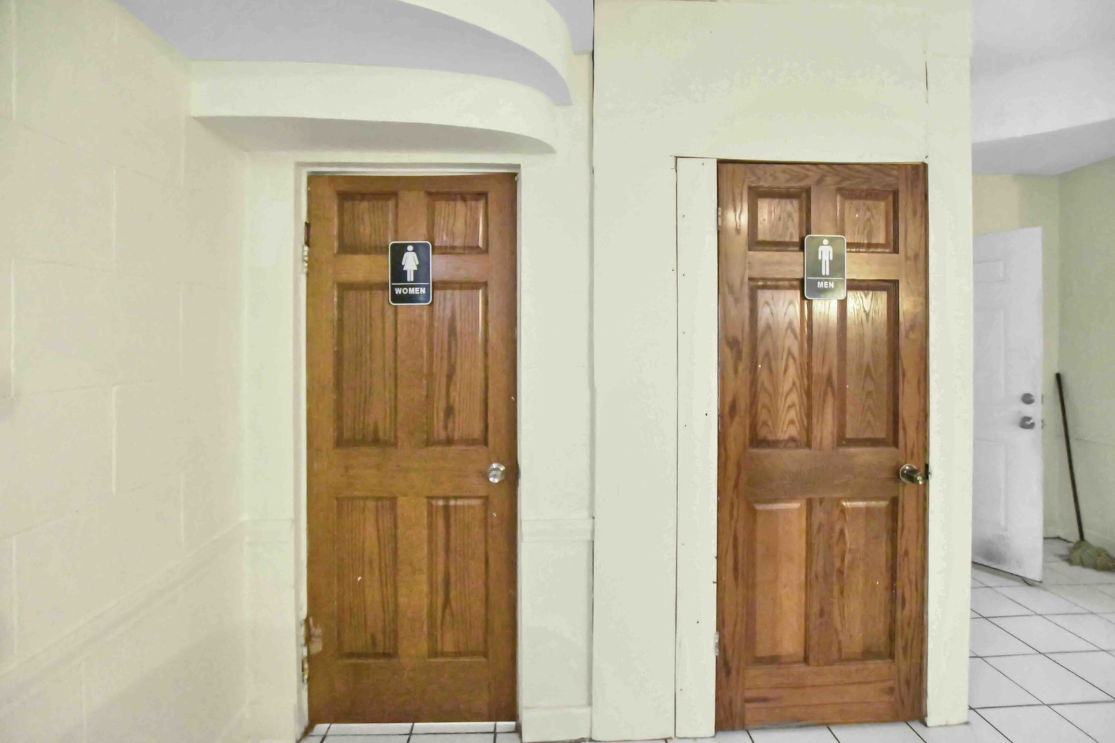 1718 W 48th Street Property Photo 7