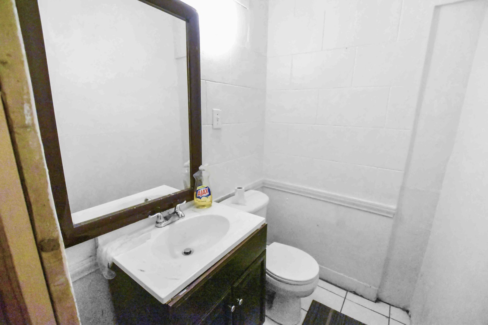 1718 W 48th Street Property Photo 8