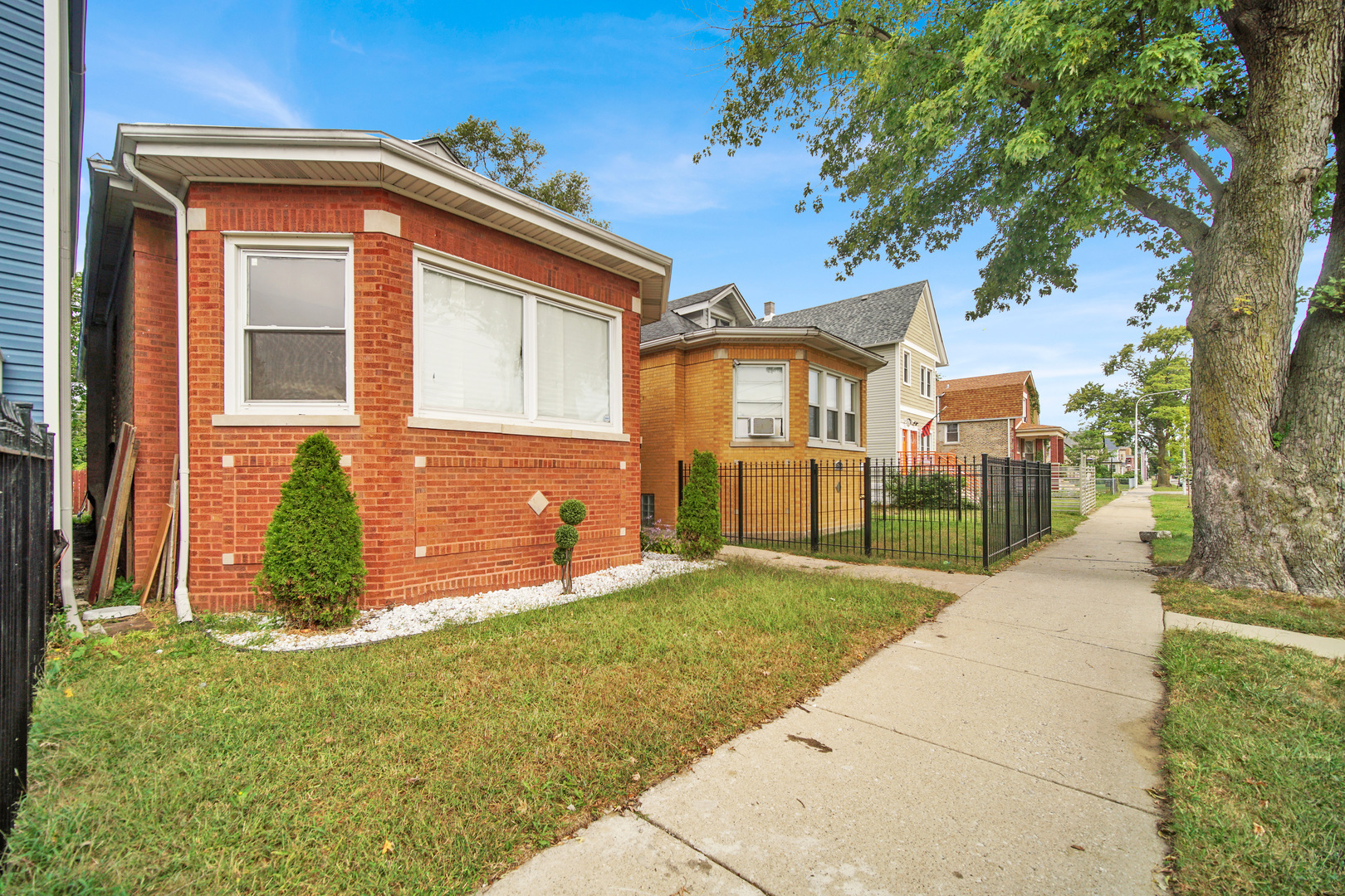 7316 S Woodlawn Avenue Property Photo 2
