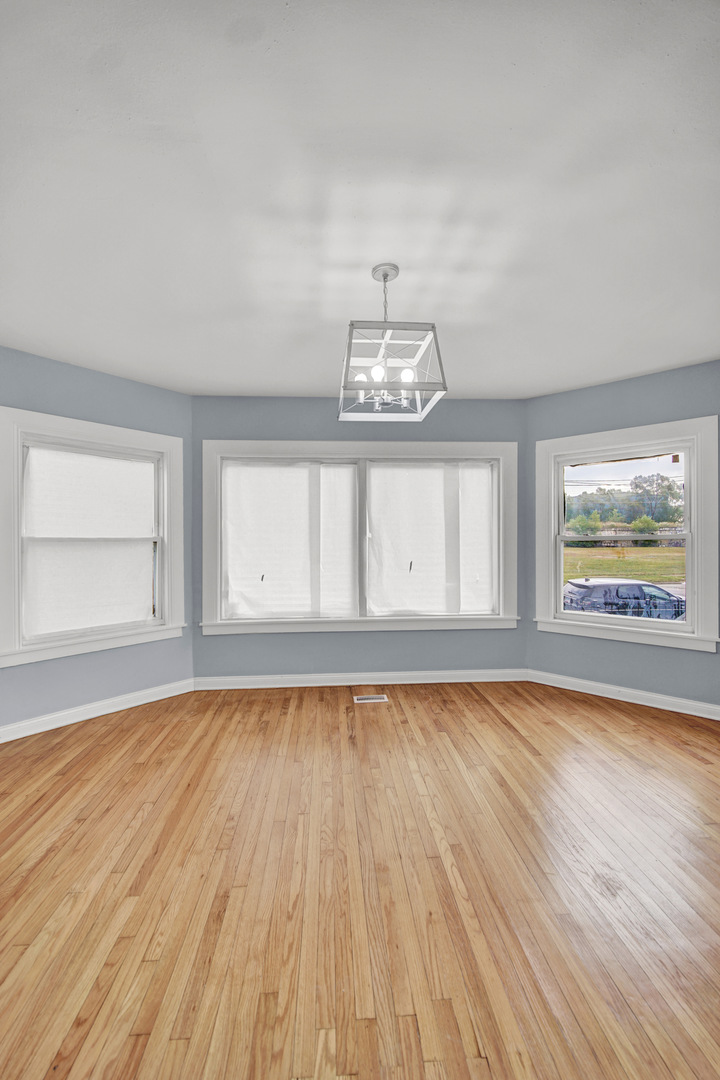 7316 S Woodlawn Avenue Property Photo 4