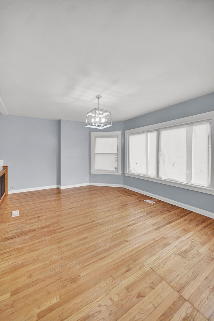7316 S Woodlawn Avenue Property Photo 5