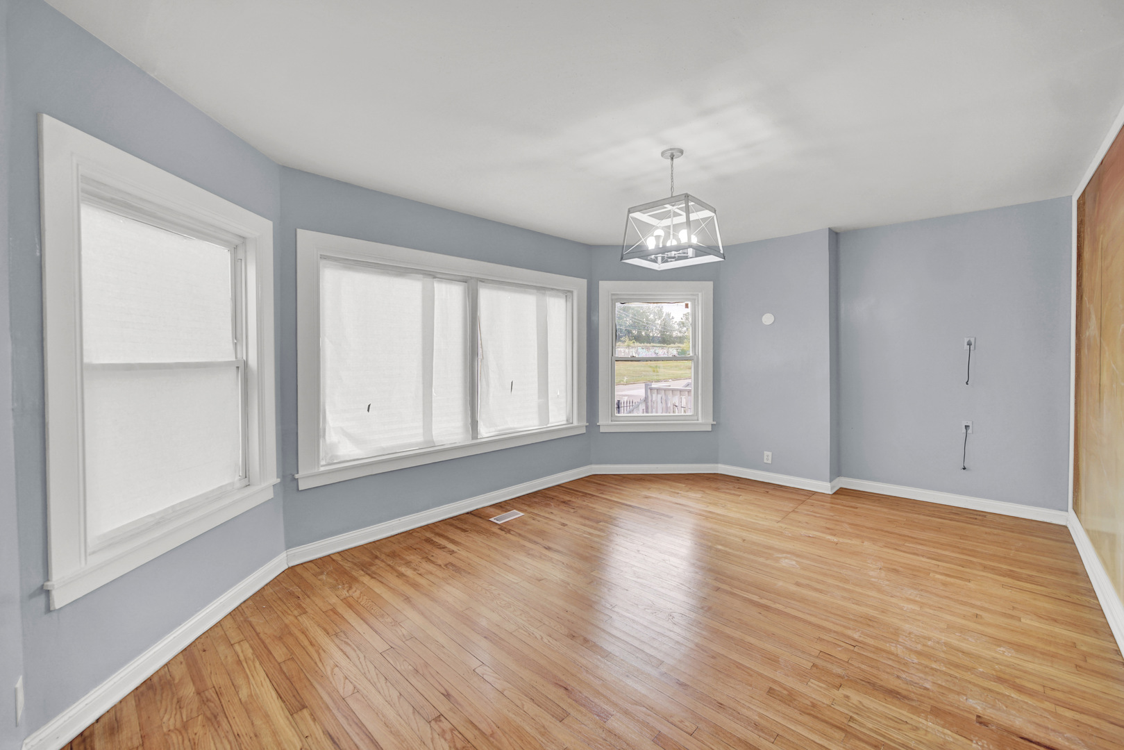 7316 S Woodlawn Avenue Property Photo 7