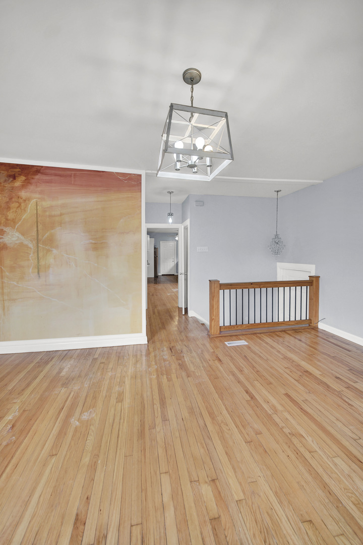 7316 S Woodlawn Avenue Property Photo 9