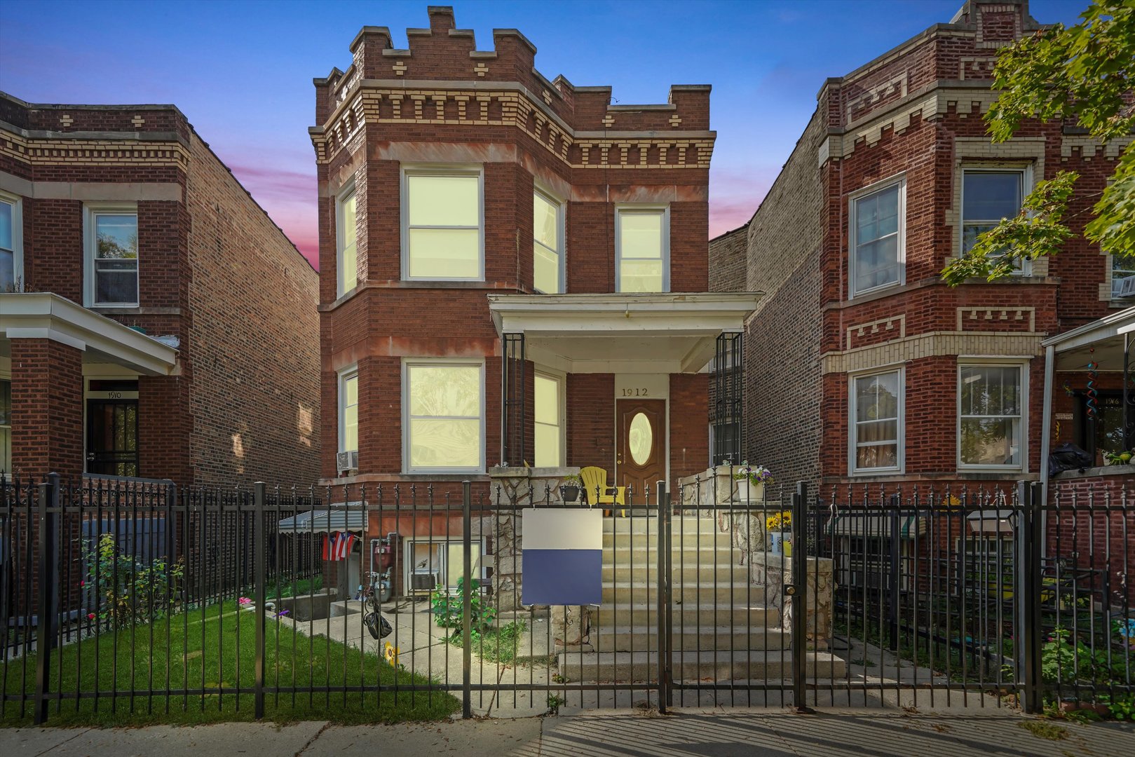 1912 N Lowell Avenue Property Photo 1