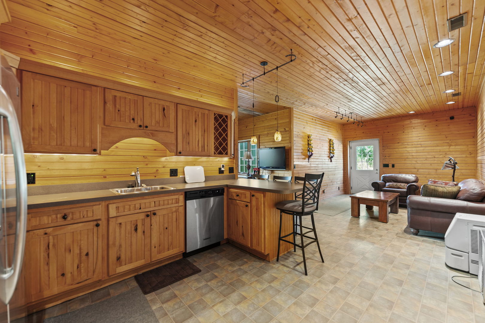 5382 Guilford Road Property Photo 12