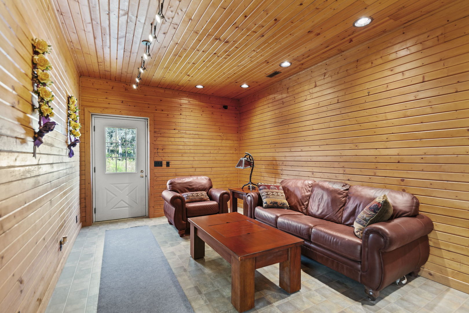 5382 Guilford Road Property Photo 14