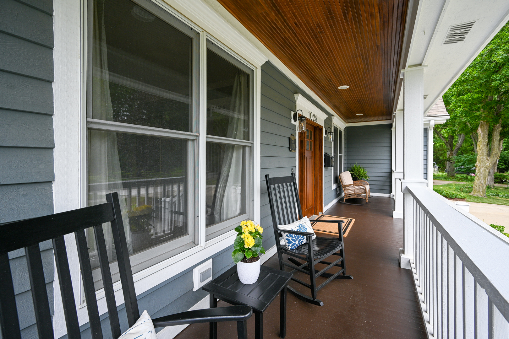 1028 Shady Lane Property Photo 5