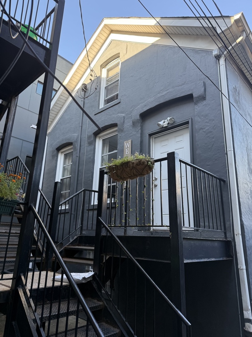 827 N Fairfield Avenue Property Photo 3