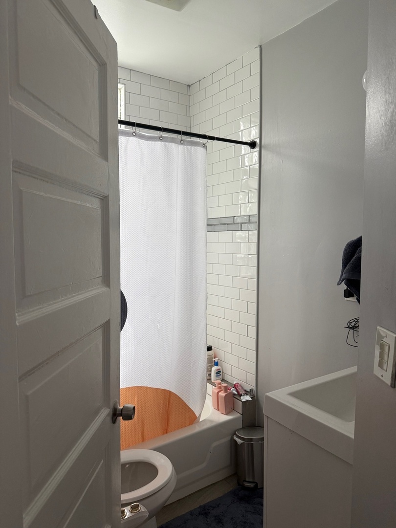 827 N Fairfield Avenue Property Photo 16