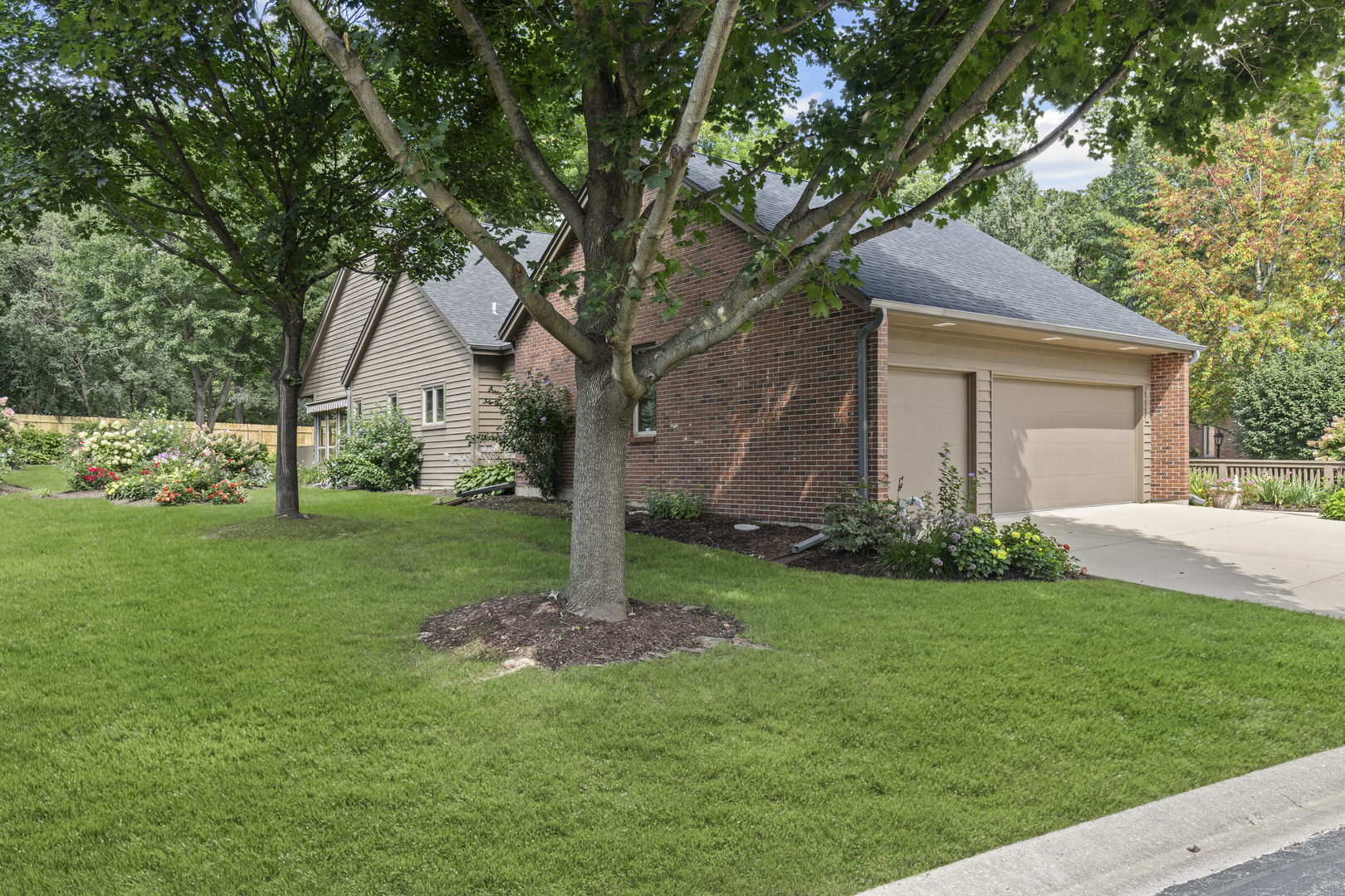 2461 Tall Oaks Drive Property Photo 1