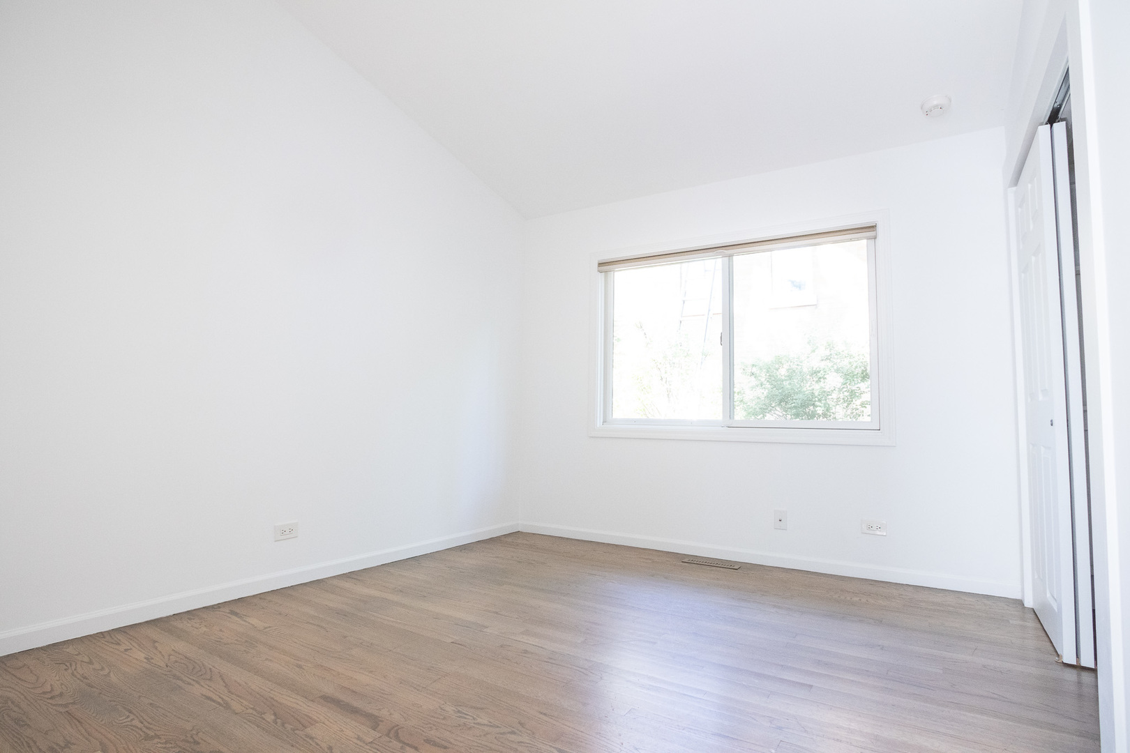 523 Green Bay Road Property Photo 14