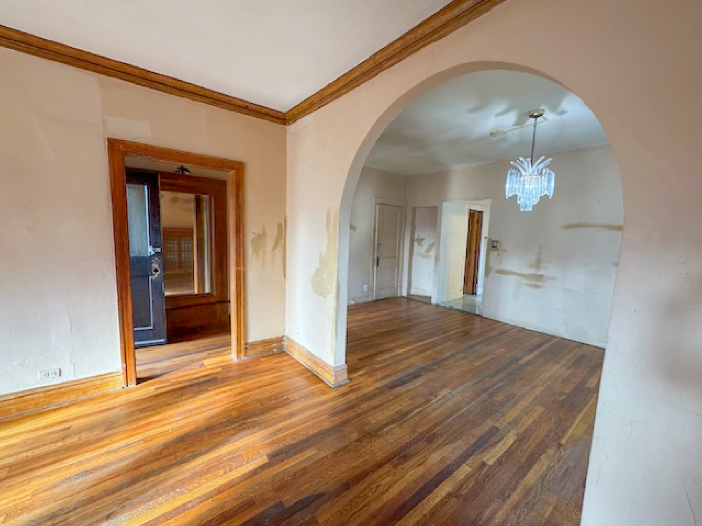 201 N Lamon Avenue Property Photo 7