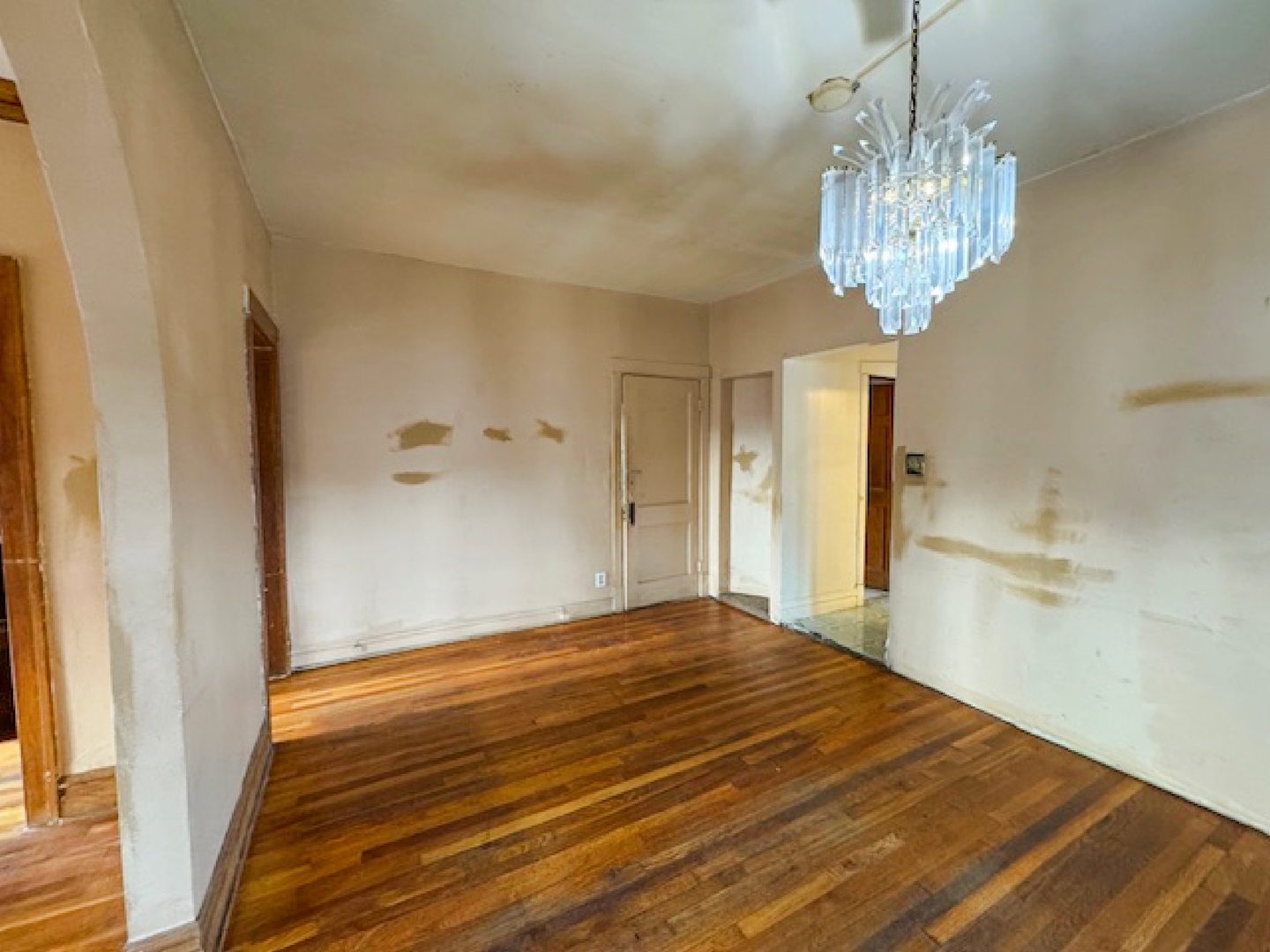 201 N Lamon Avenue Property Photo 11