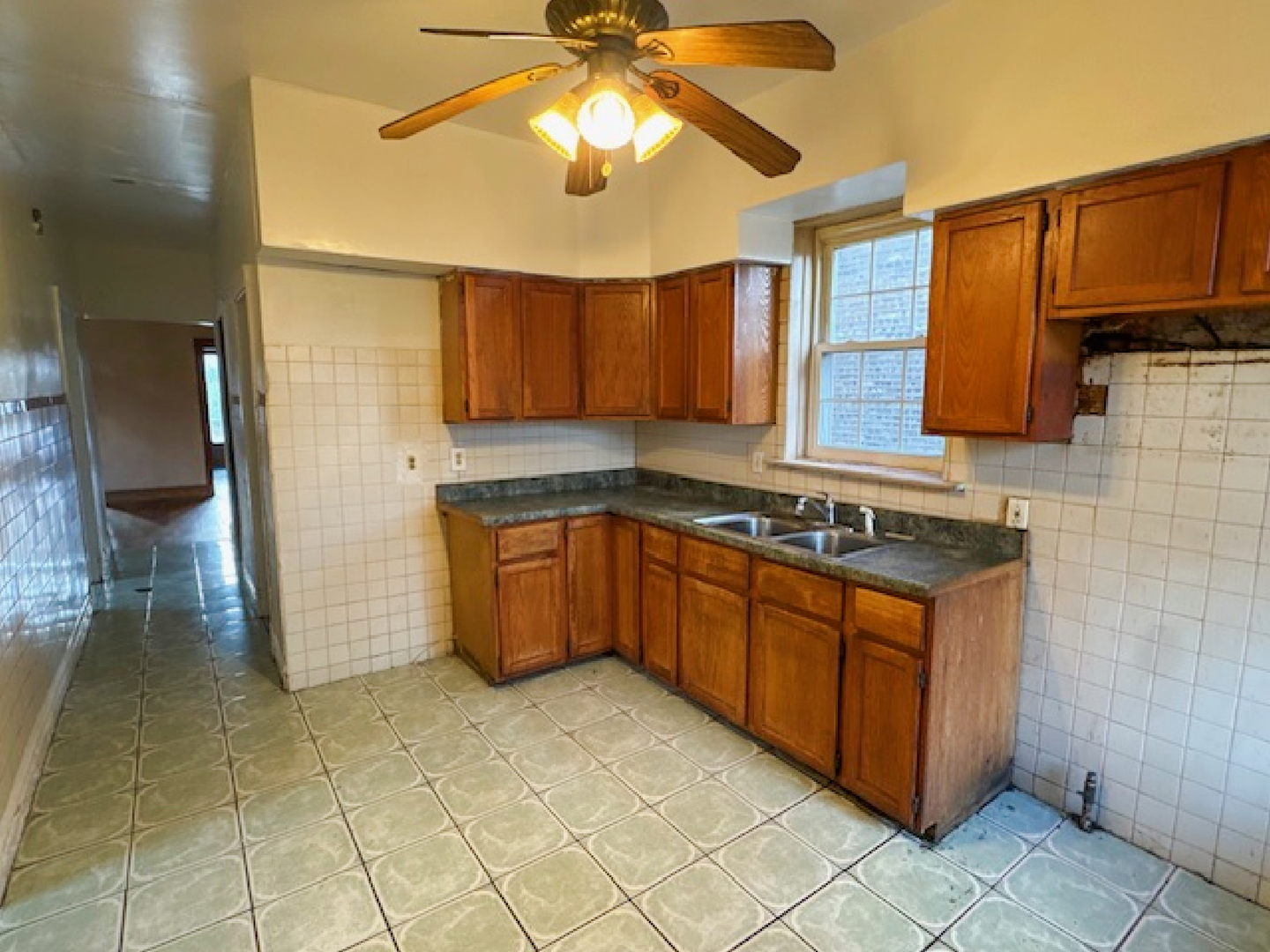 201 N Lamon Avenue Property Photo 19