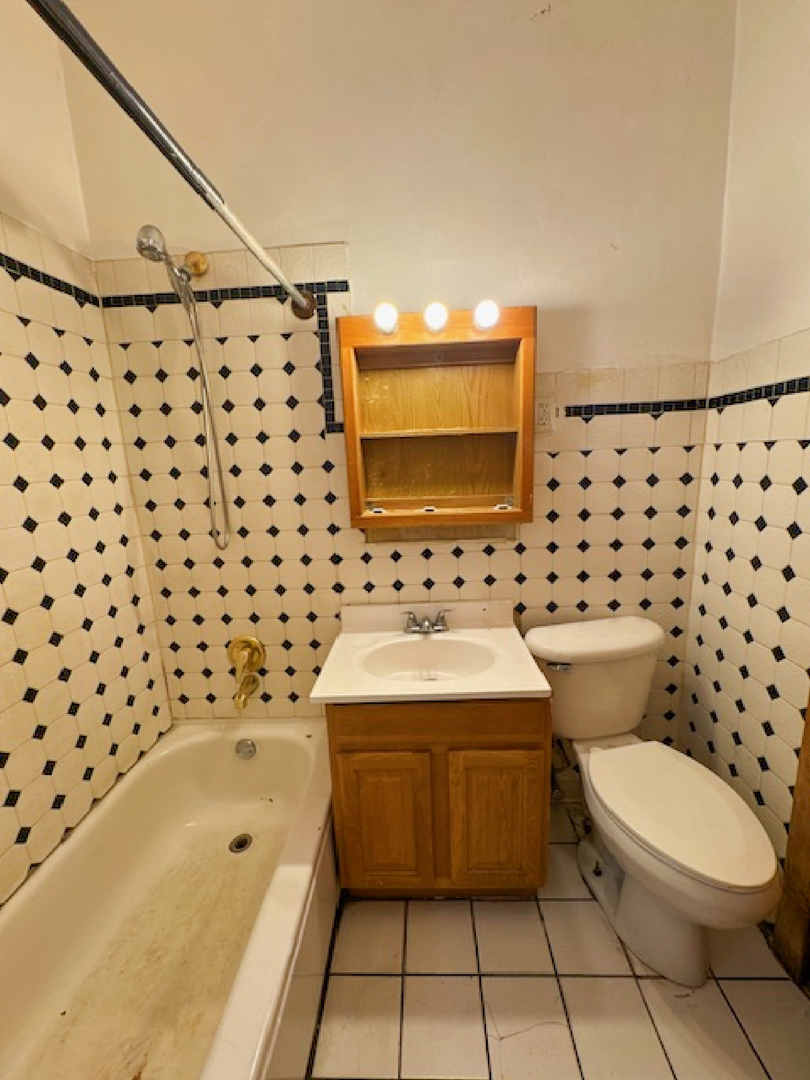 201 N Lamon Avenue Property Photo 20