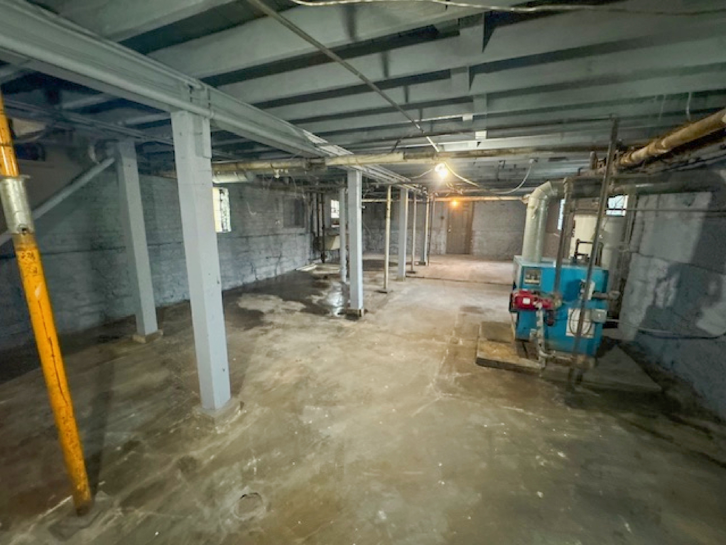 201 N Lamon Avenue Property Photo 21