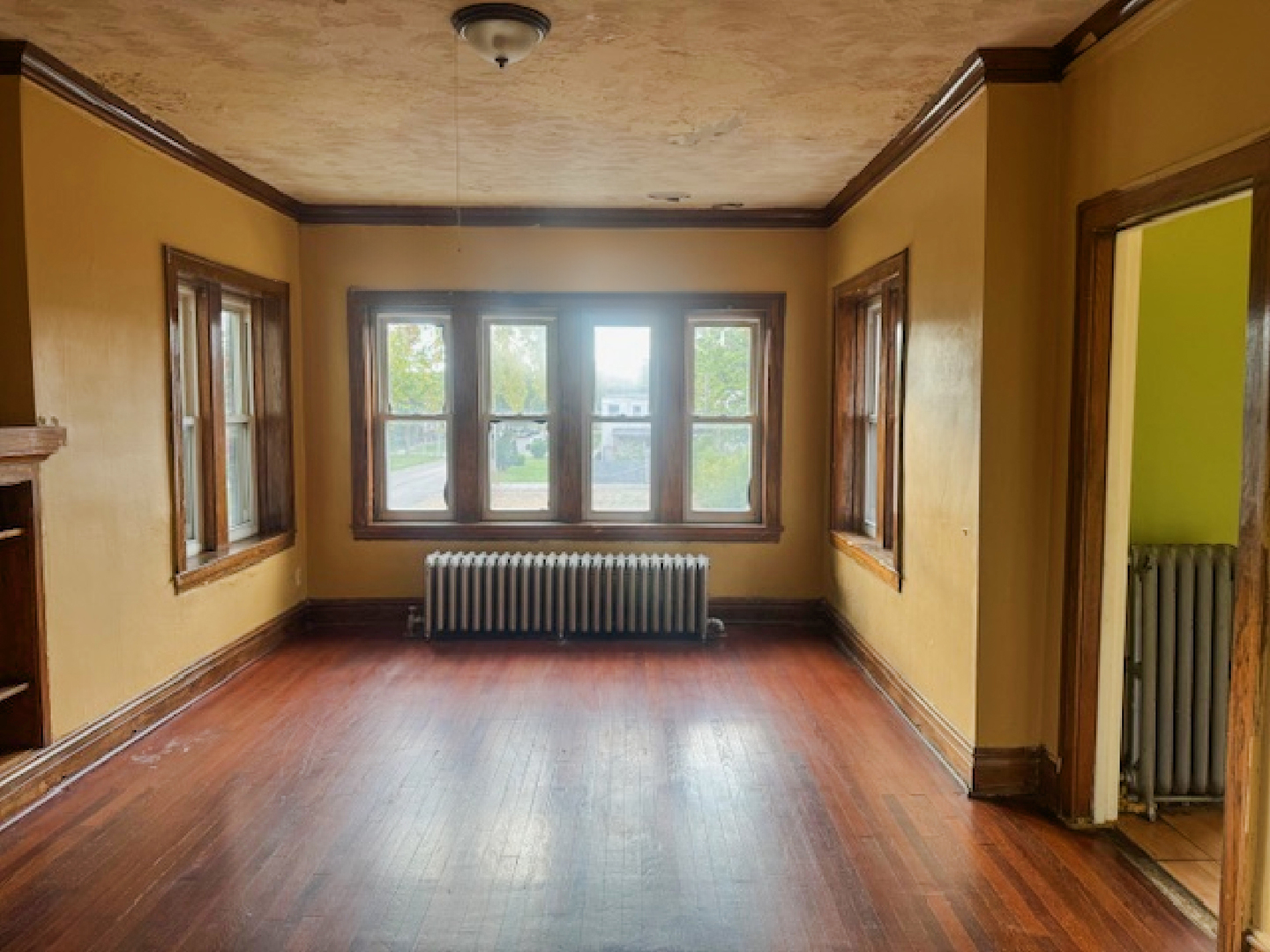 201 N Lamon Avenue Property Photo 23