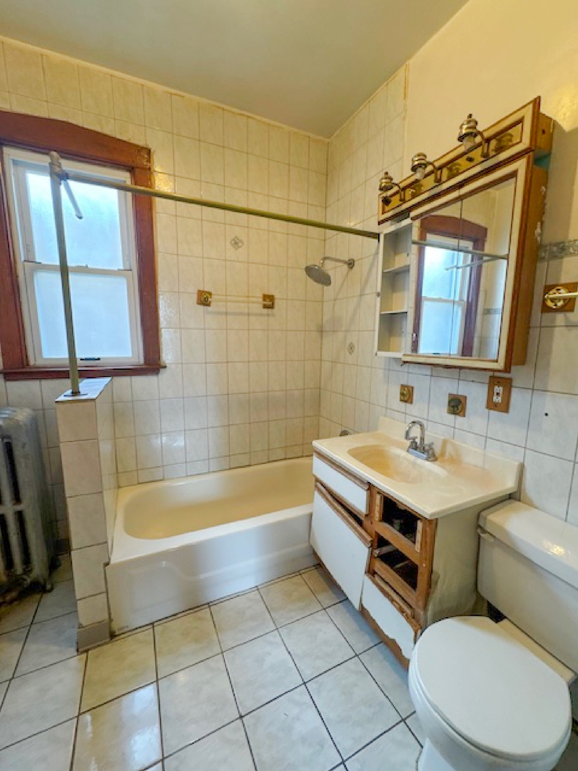 201 N Lamon Avenue Property Photo 34