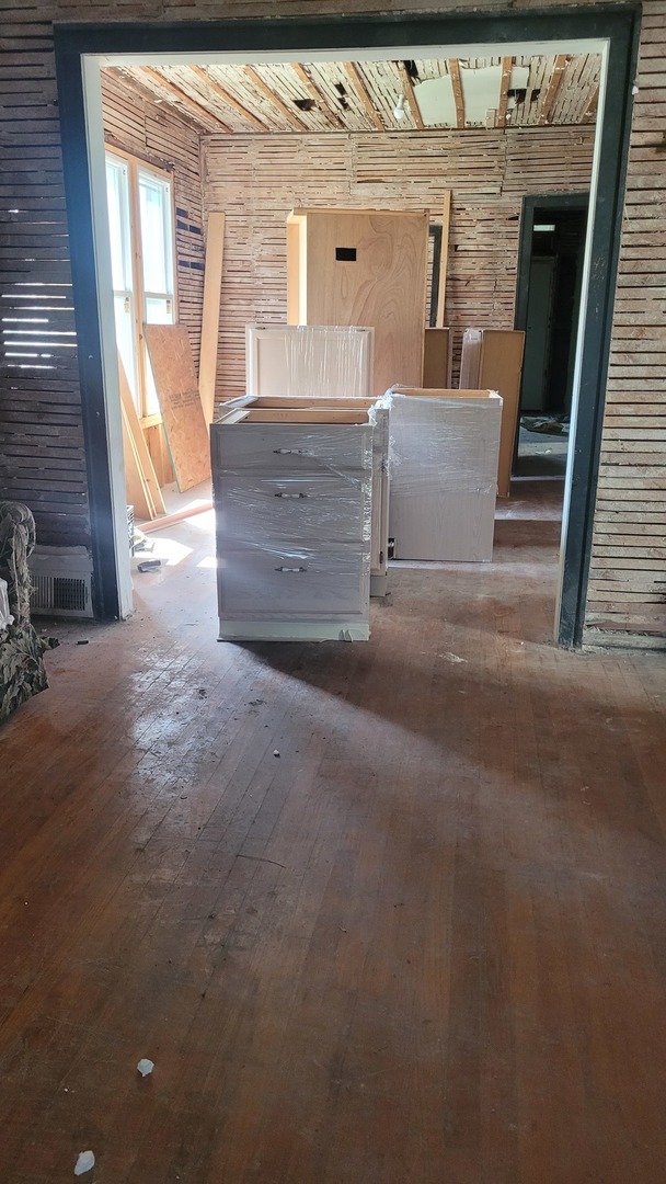 6608 S Bell Avenue Property Photo 3
