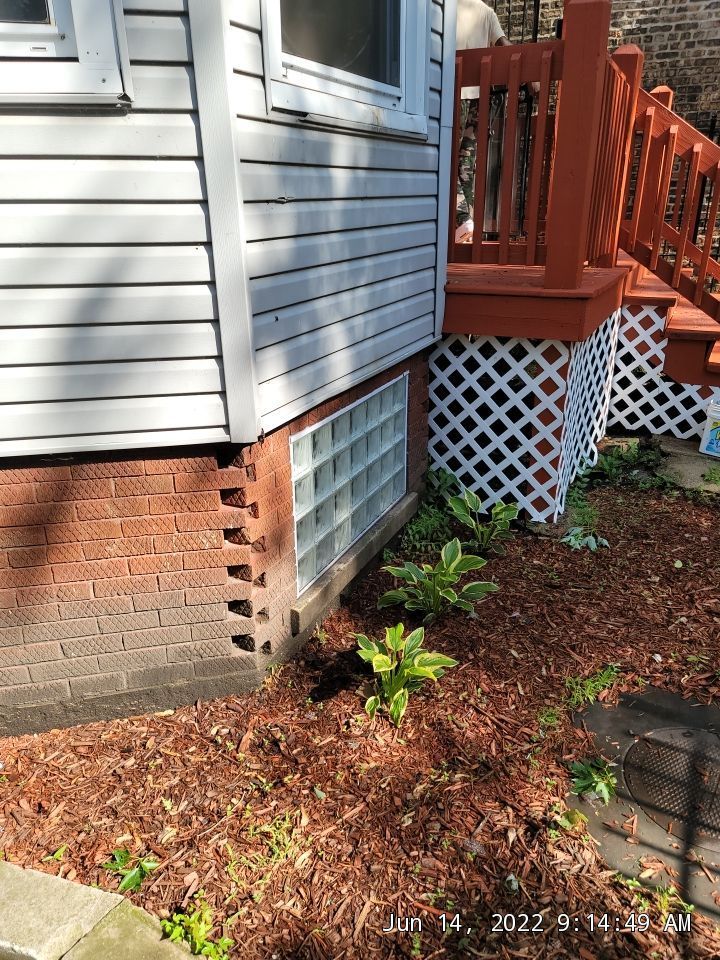 8834 S Exchange Avenue Property Photo 4