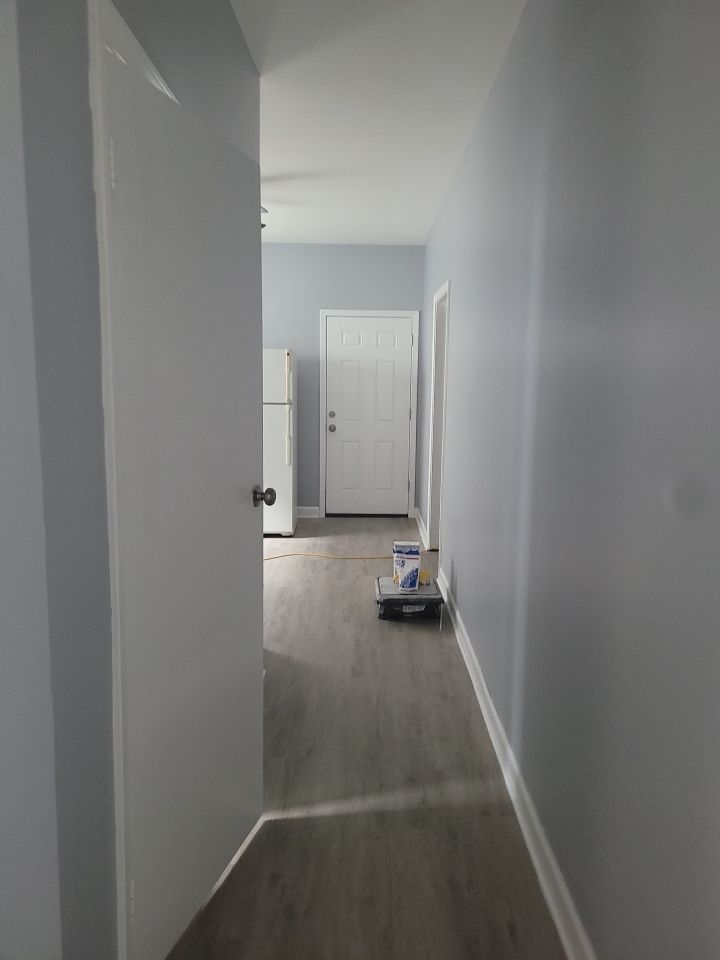 8834 S Exchange Avenue Property Photo 9