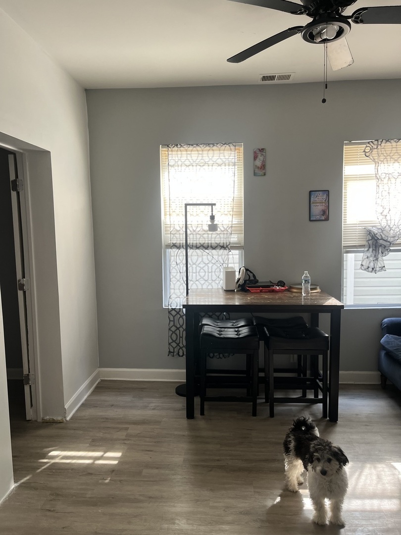 8834 S Exchange Avenue Property Photo 11