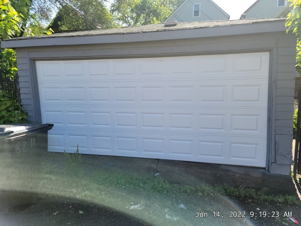 8834 S Exchange Avenue Property Photo 20