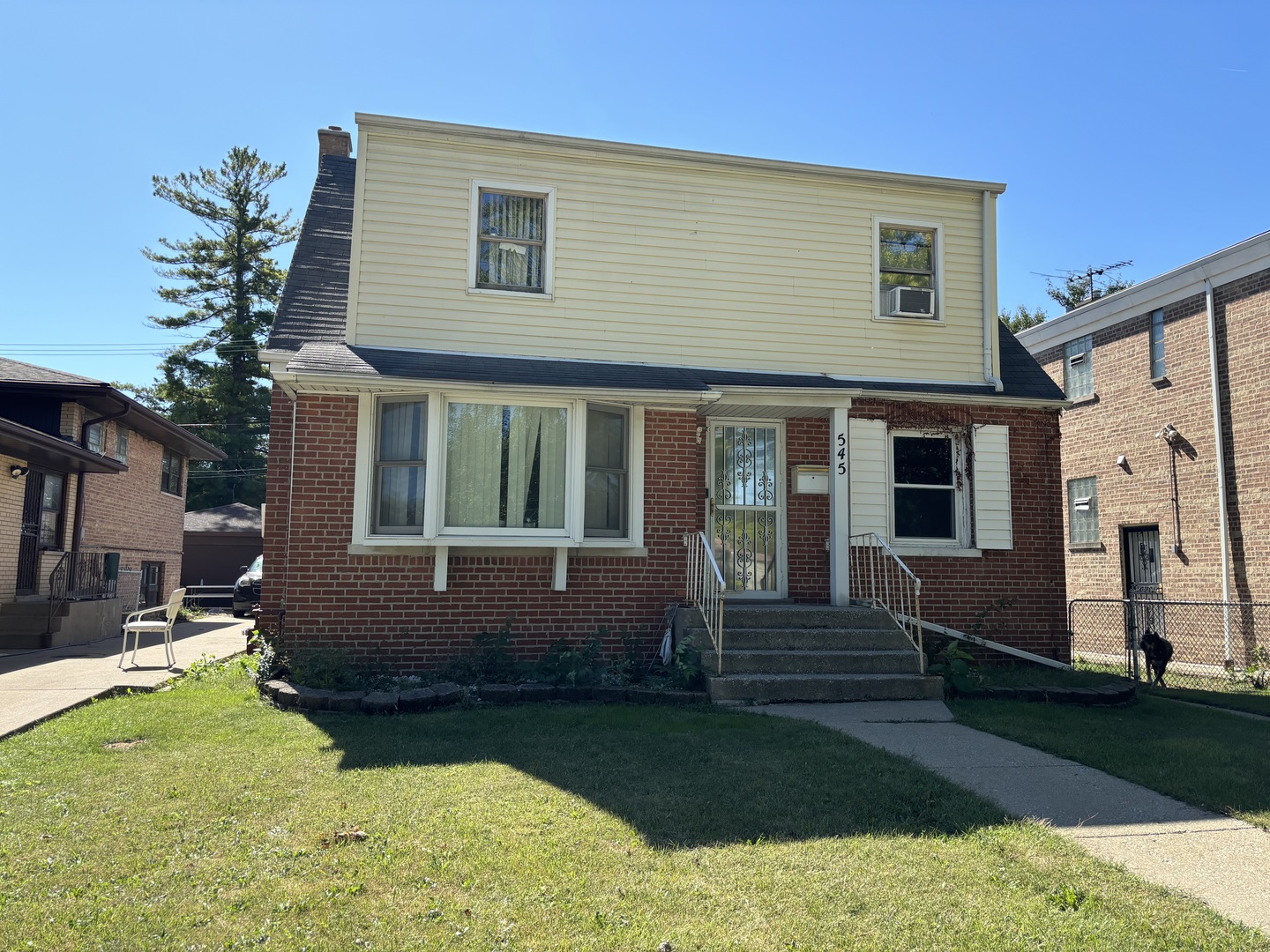 545 E 86th Street Property Photo 2