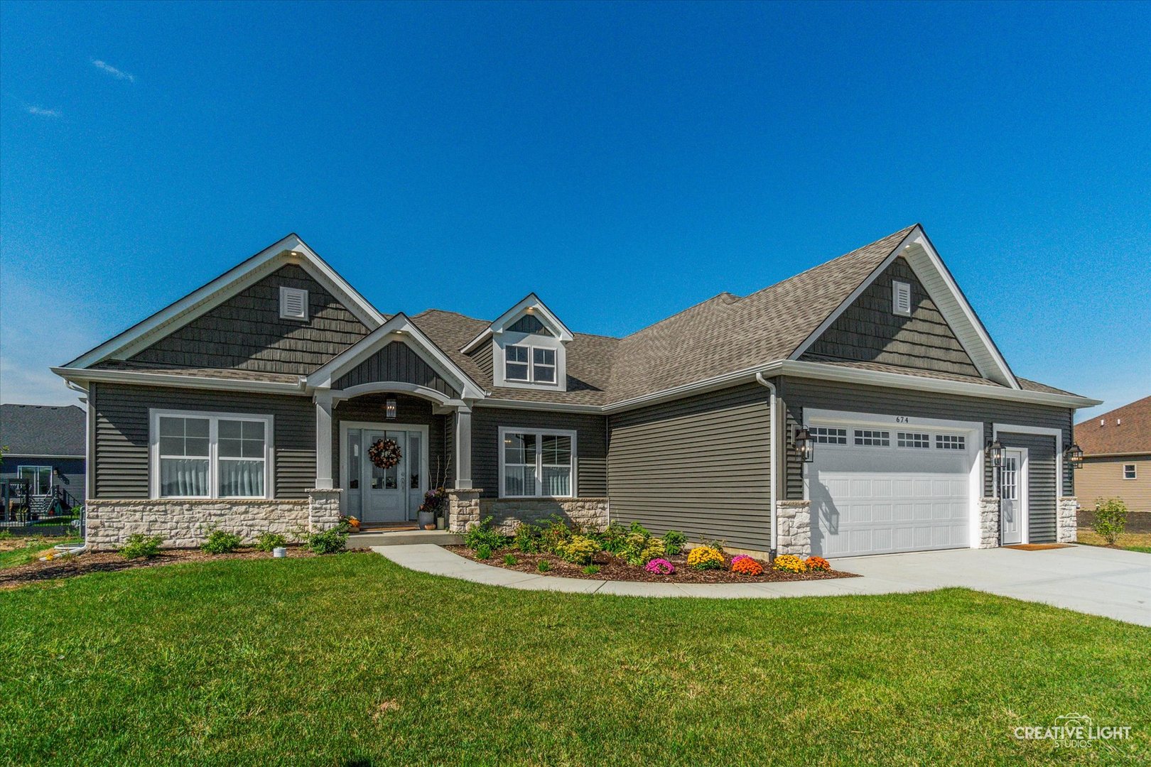 668 Cumberland Lane Property Photo 3