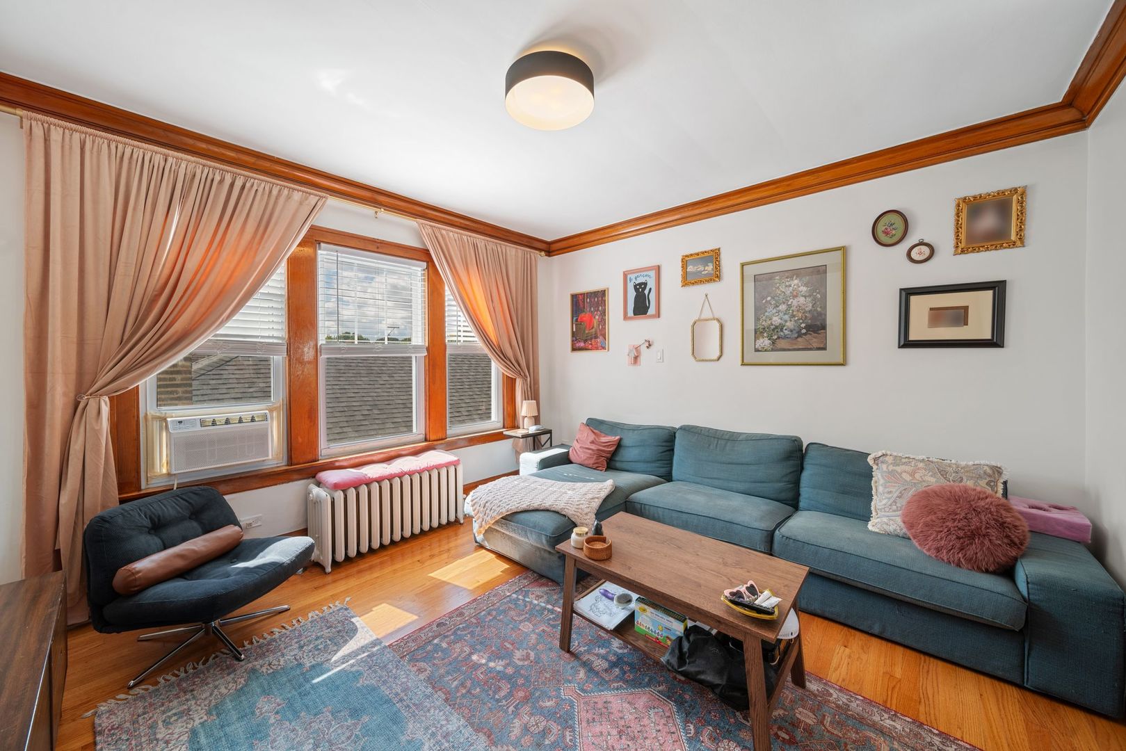 3737 W Cornelia Avenue Property Photo 3