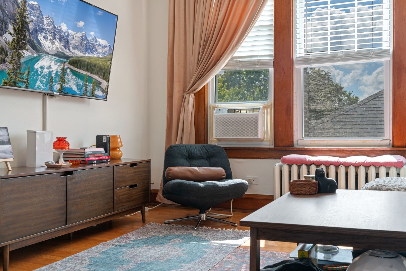 3737 W Cornelia Avenue Property Photo 4