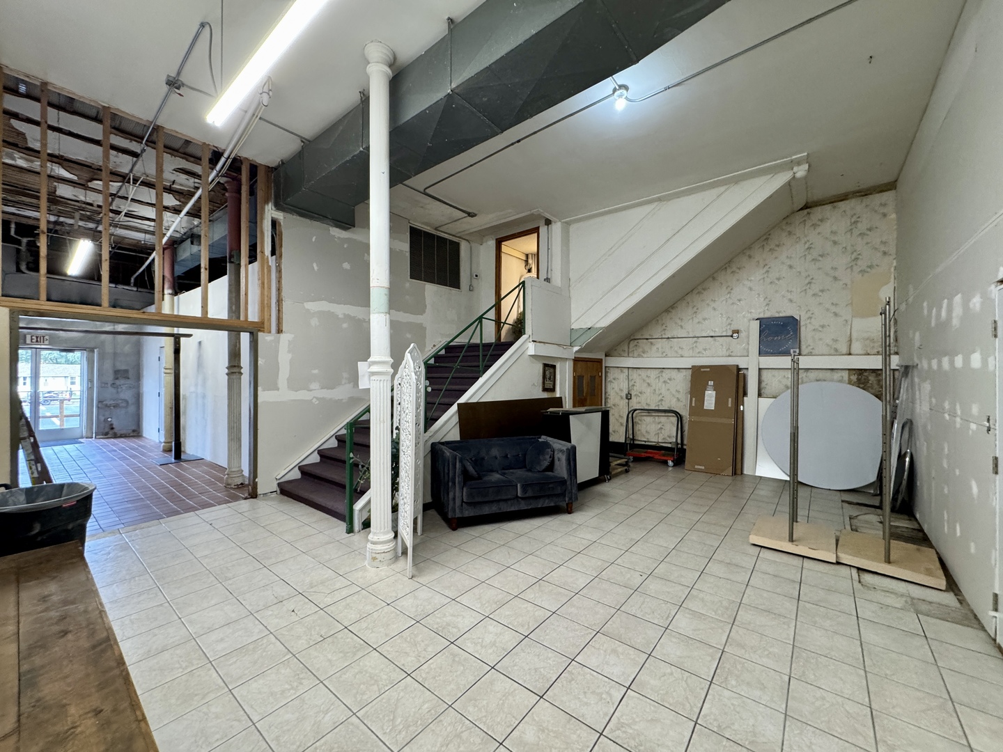 902 N Main Street Property Photo 22