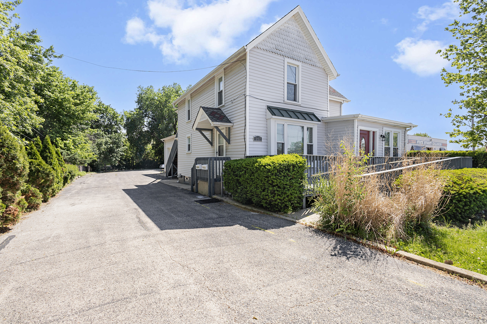 942 E State Street Property Photo 4