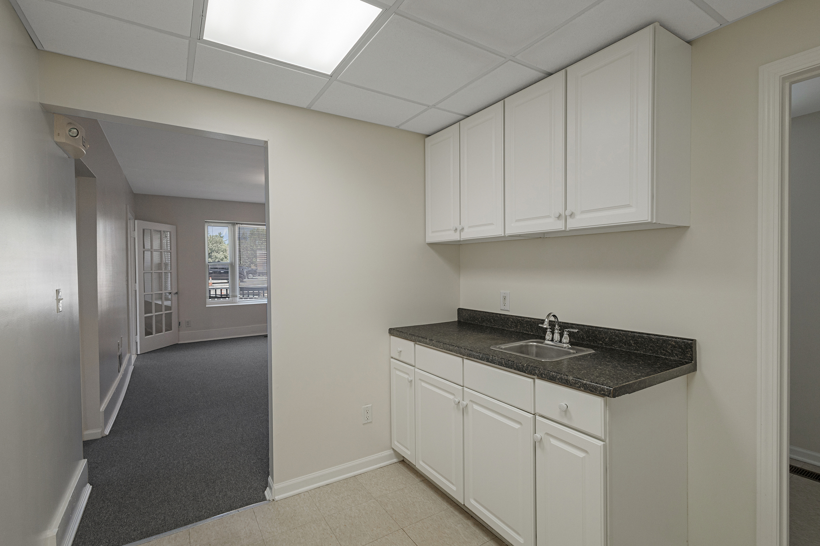 942 E State Street Property Photo 12