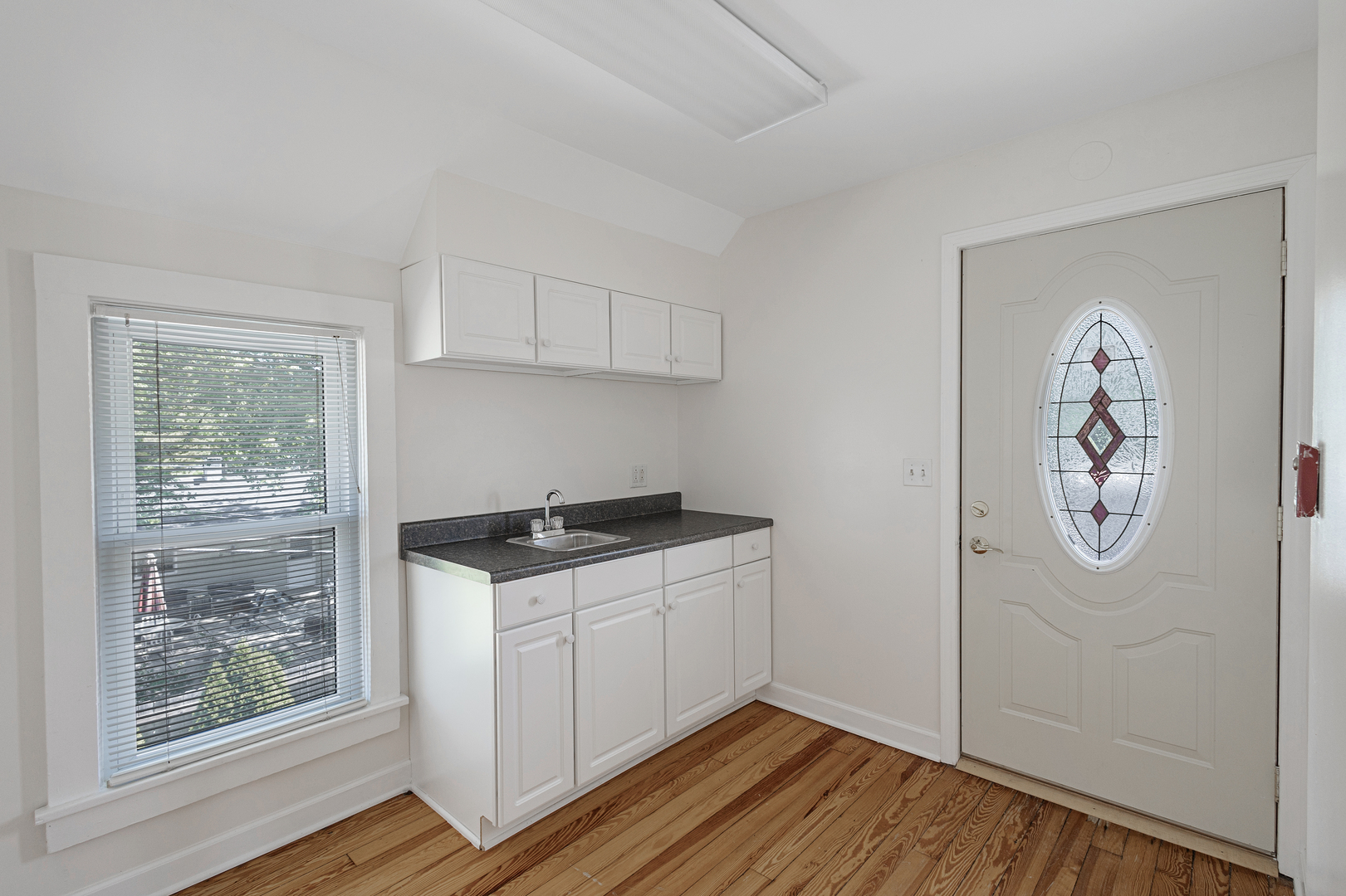942 E State Street Property Photo 13