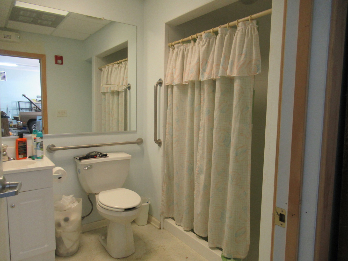 942 E State Street Property Photo 29