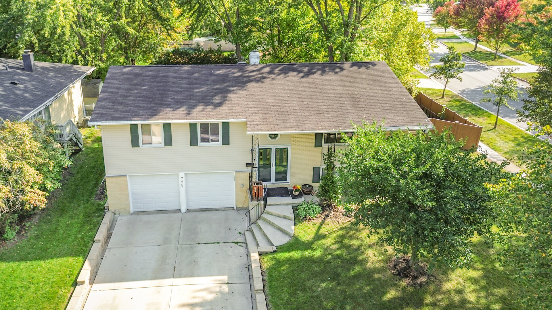 795 Plymouth Road Property Photo 2