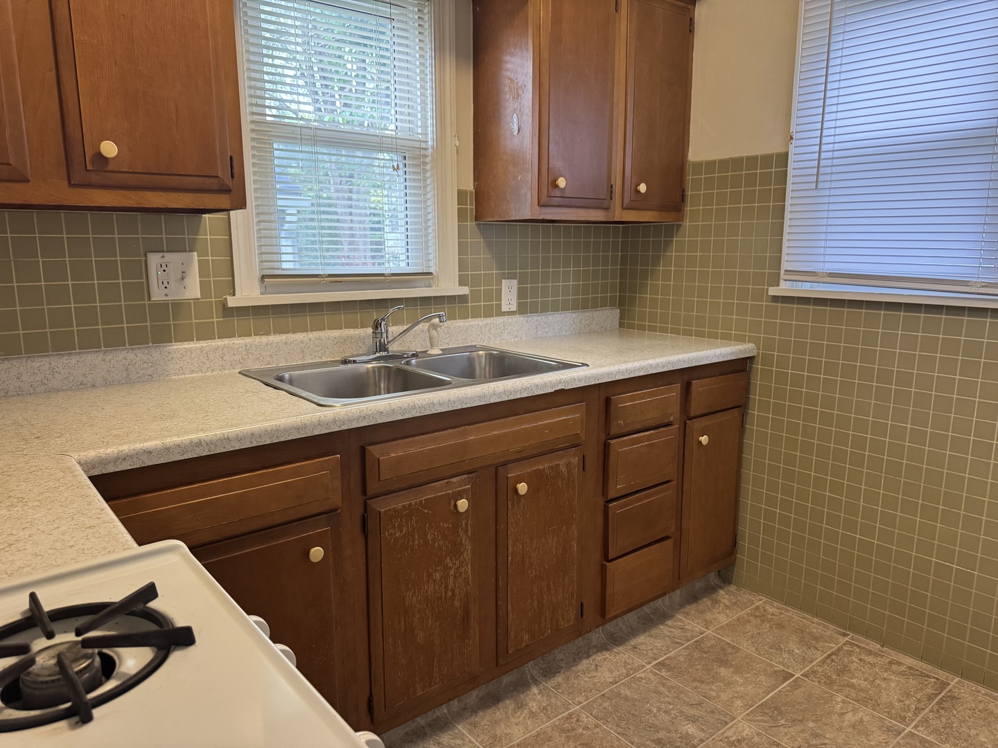 465 Slade Avenue Property Photo 4