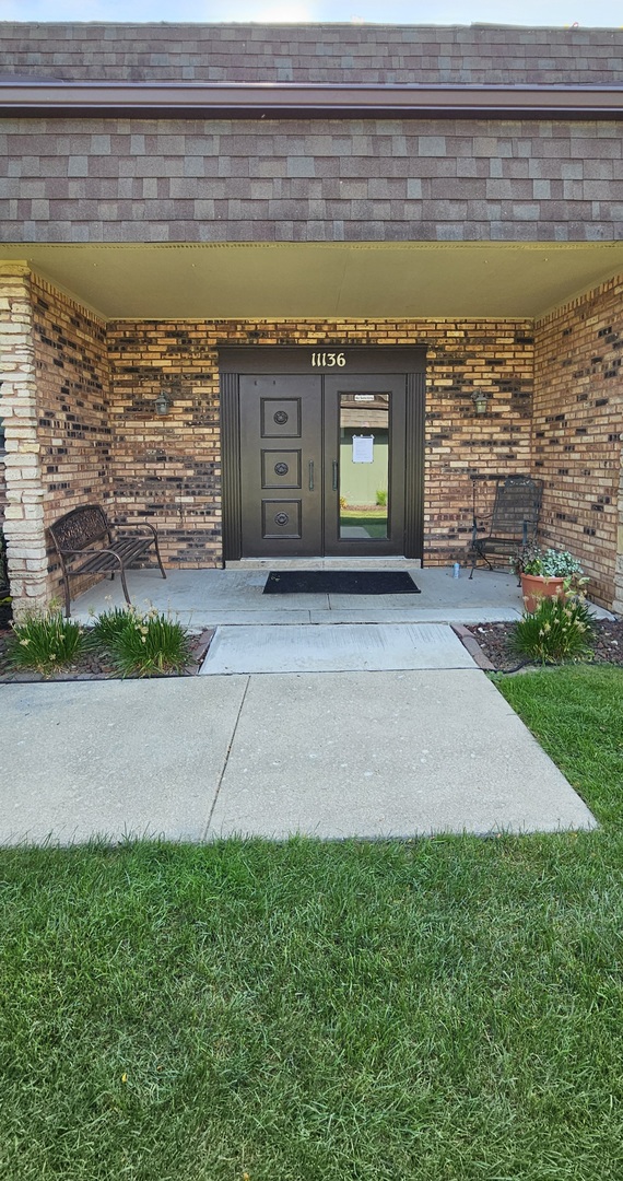 11136 Northwest Road 2C Property Photo 1