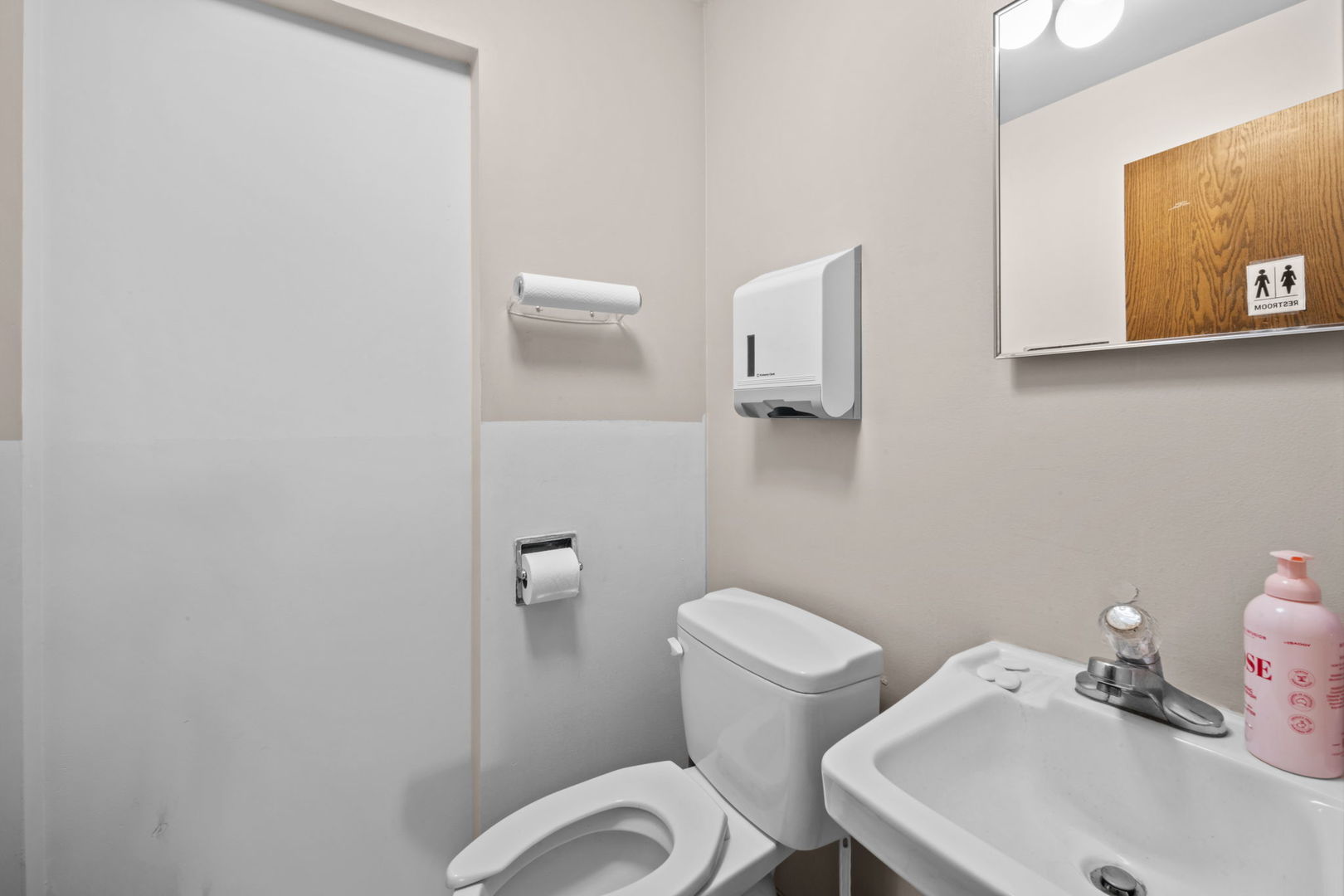 7107 W Belmont Avenue 1e Property Photo 8