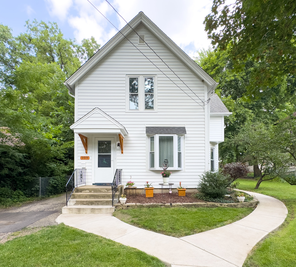 909 Bellevue Avenue Property Photo 1